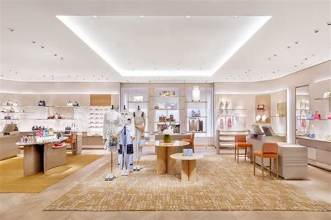 louis vuitton saks fifth avenue|louis vuitton saks beverly hills.